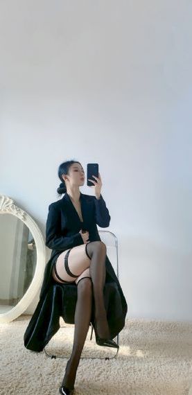 不穿内衣瑜伽老师_HD神马在线观看